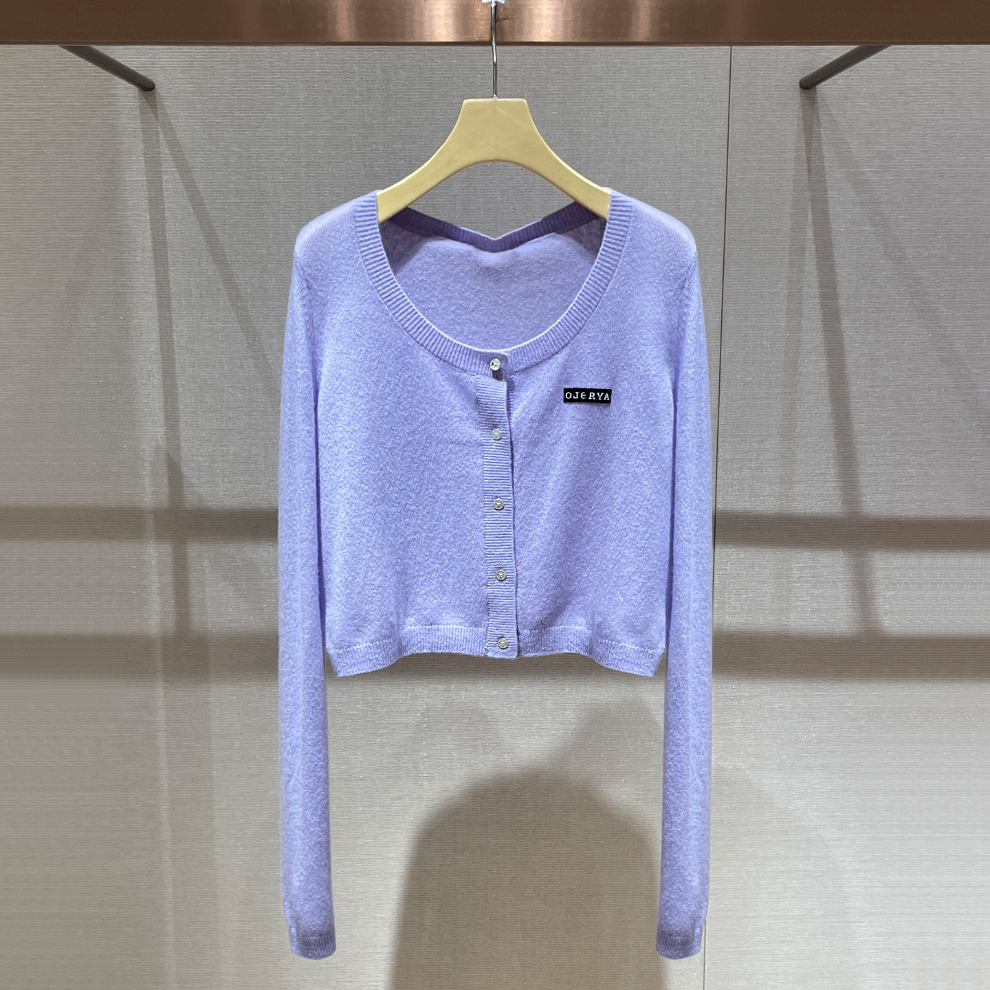 简约百搭针织衫2025冬季新款甜辣显瘦大圆领长袖开衫通勤外搭上衣