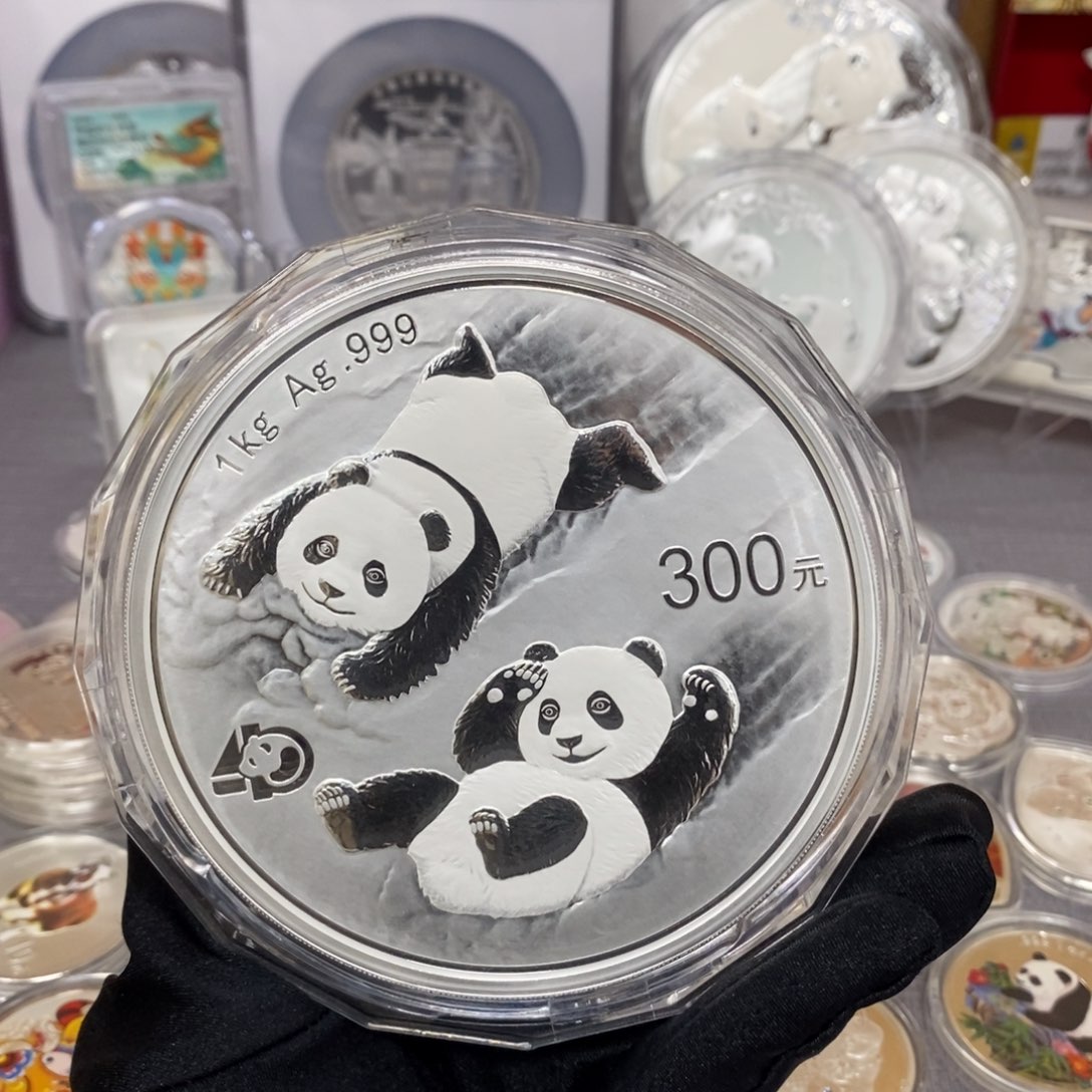 纯银22年公斤熊猫原证盒