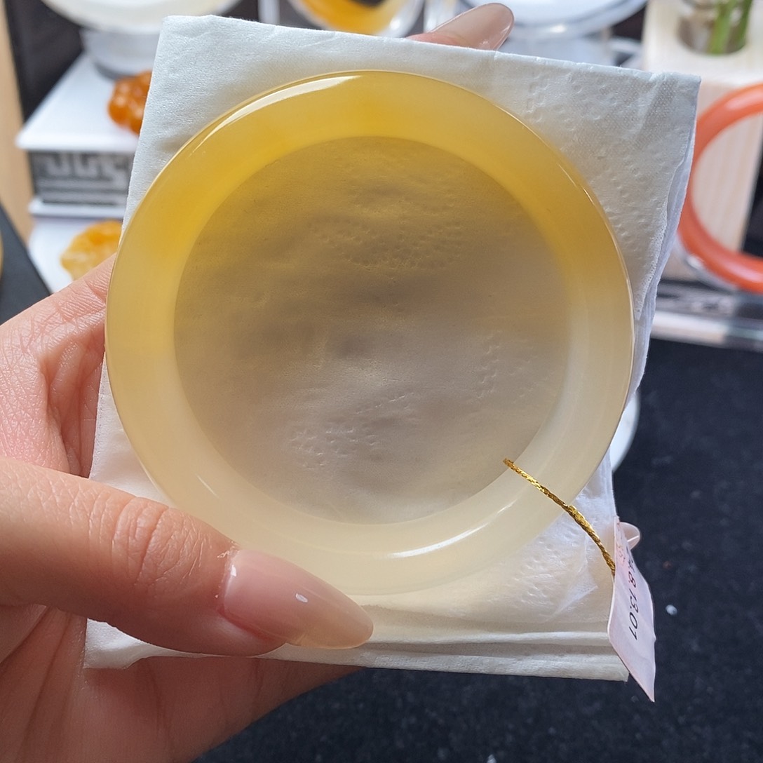 石英质玉（黄龙玉）手镯未镶嵌