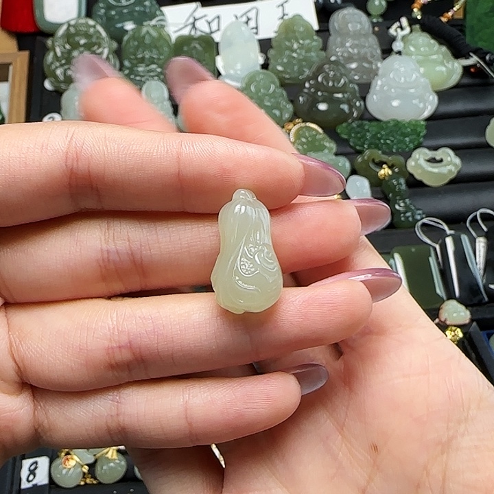 颈饰未镶嵌和田玉