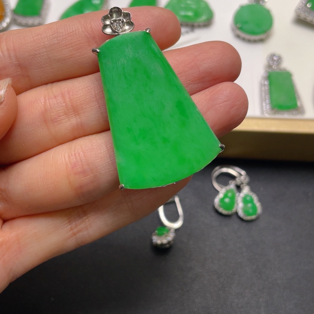 翡翠吊坠(不含链)银S925镶嵌小*翠