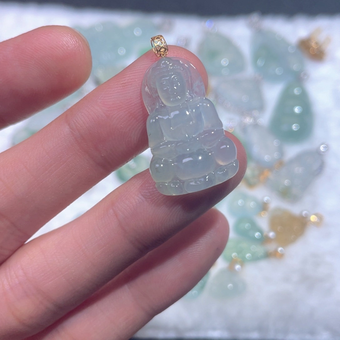 翡翠18K金镶嵌颈饰翡翠