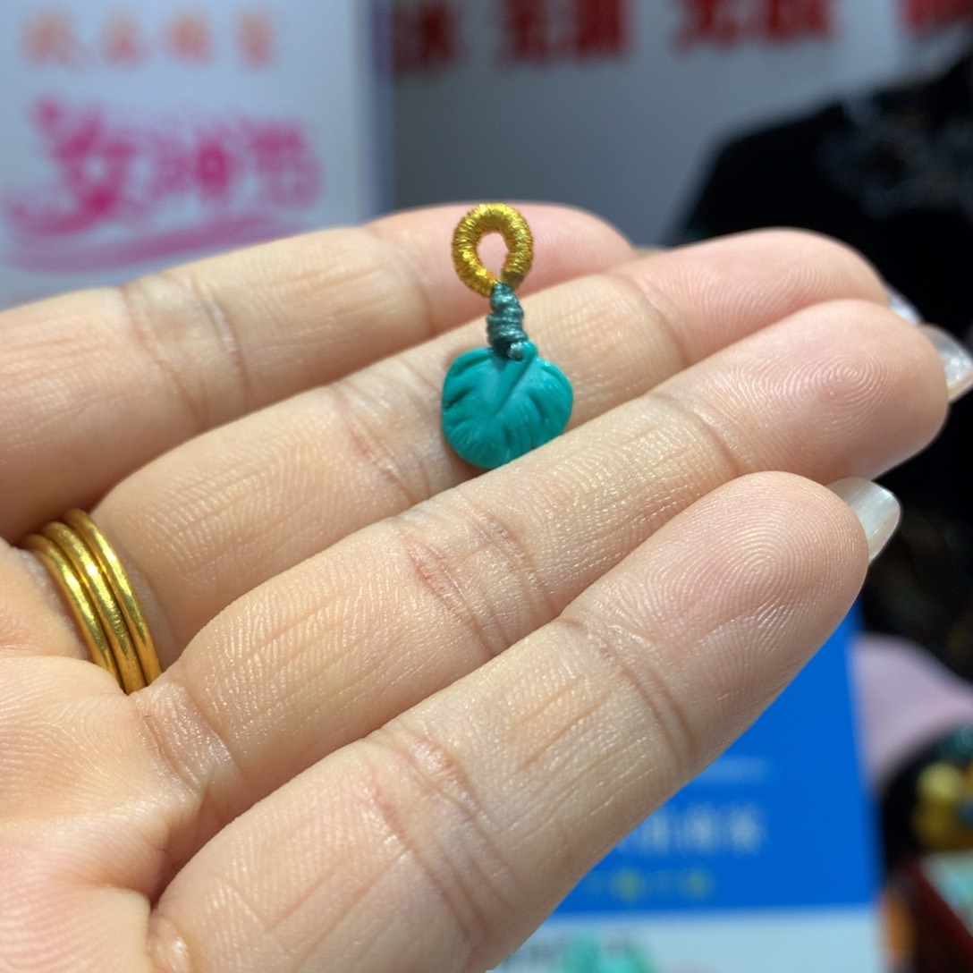 绿松石配饰未镶嵌