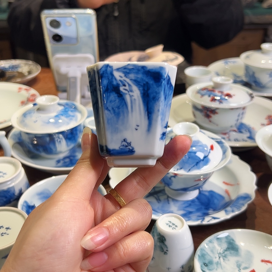 q***u青花手绘山水主人杯