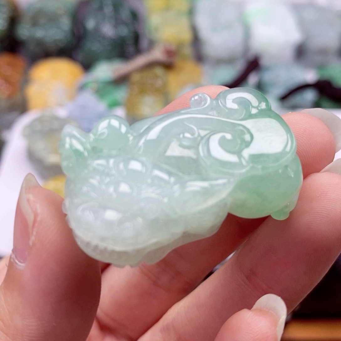 翡翠颈饰未镶嵌翡翠