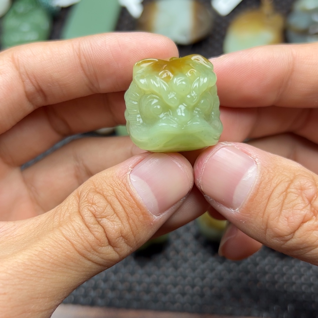 和田玉挂件未镶嵌