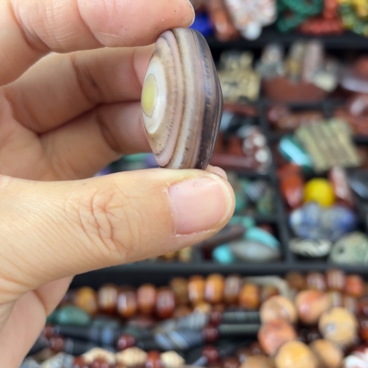 自***风玛瑙/玉髓未镶嵌颈饰