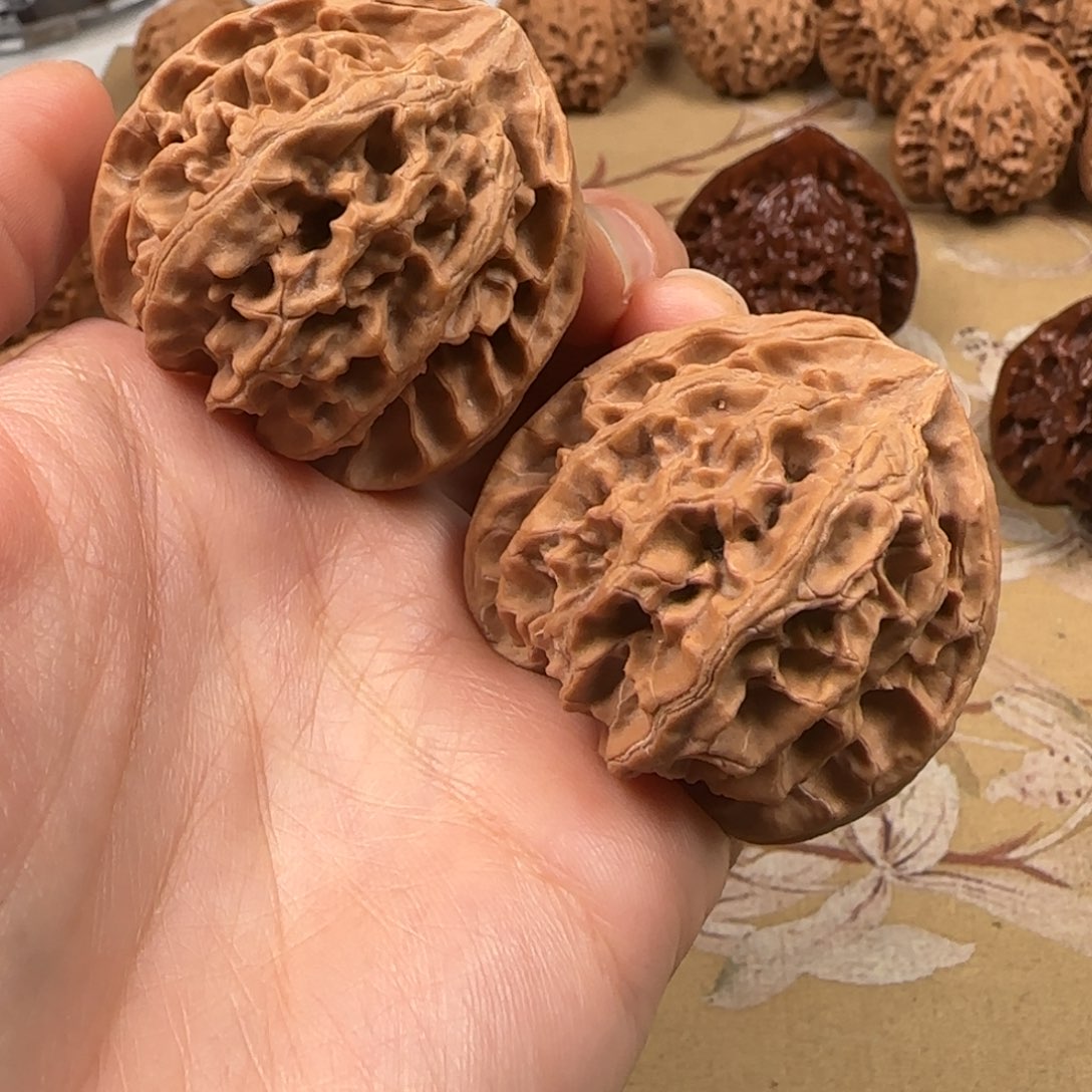 文玩核桃吊坠山地苹果42-23