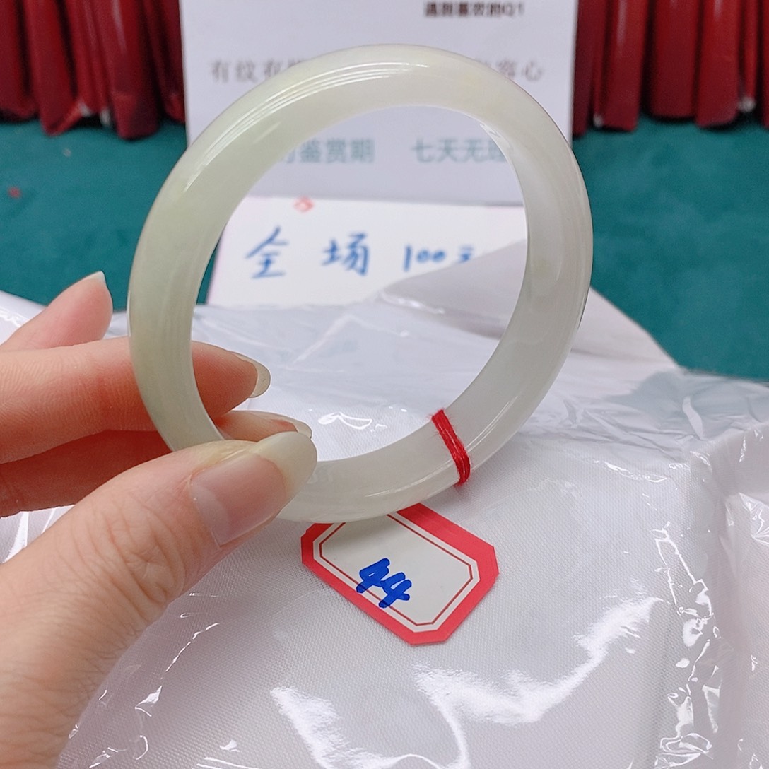 翡翠手镯未镶嵌汤*444444444