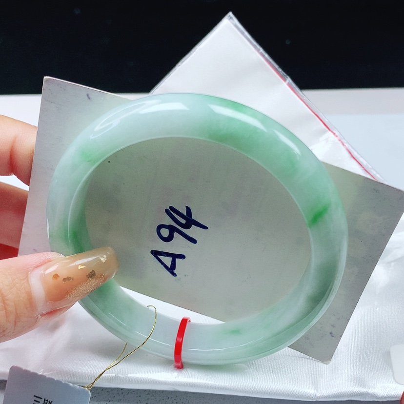 【闪购商品】翡翠手镯未镶嵌 正圈58+