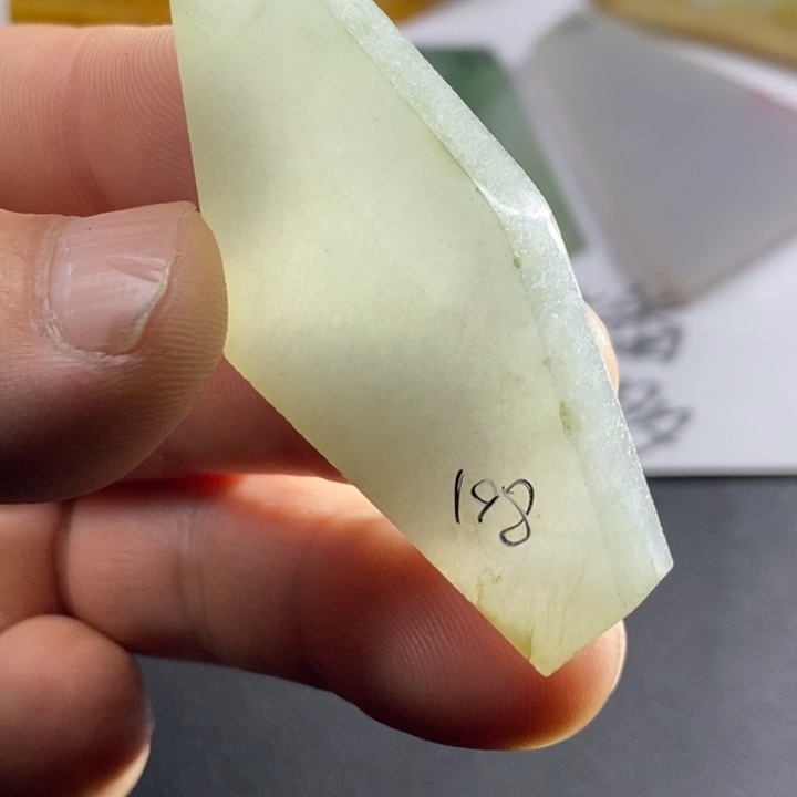 定制翡翠未镶嵌包工