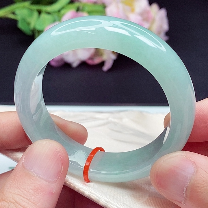 翡翠手镯未镶嵌52圈