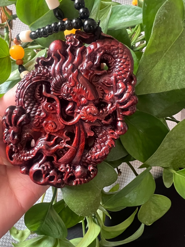 镂空双面大龙牌手把件