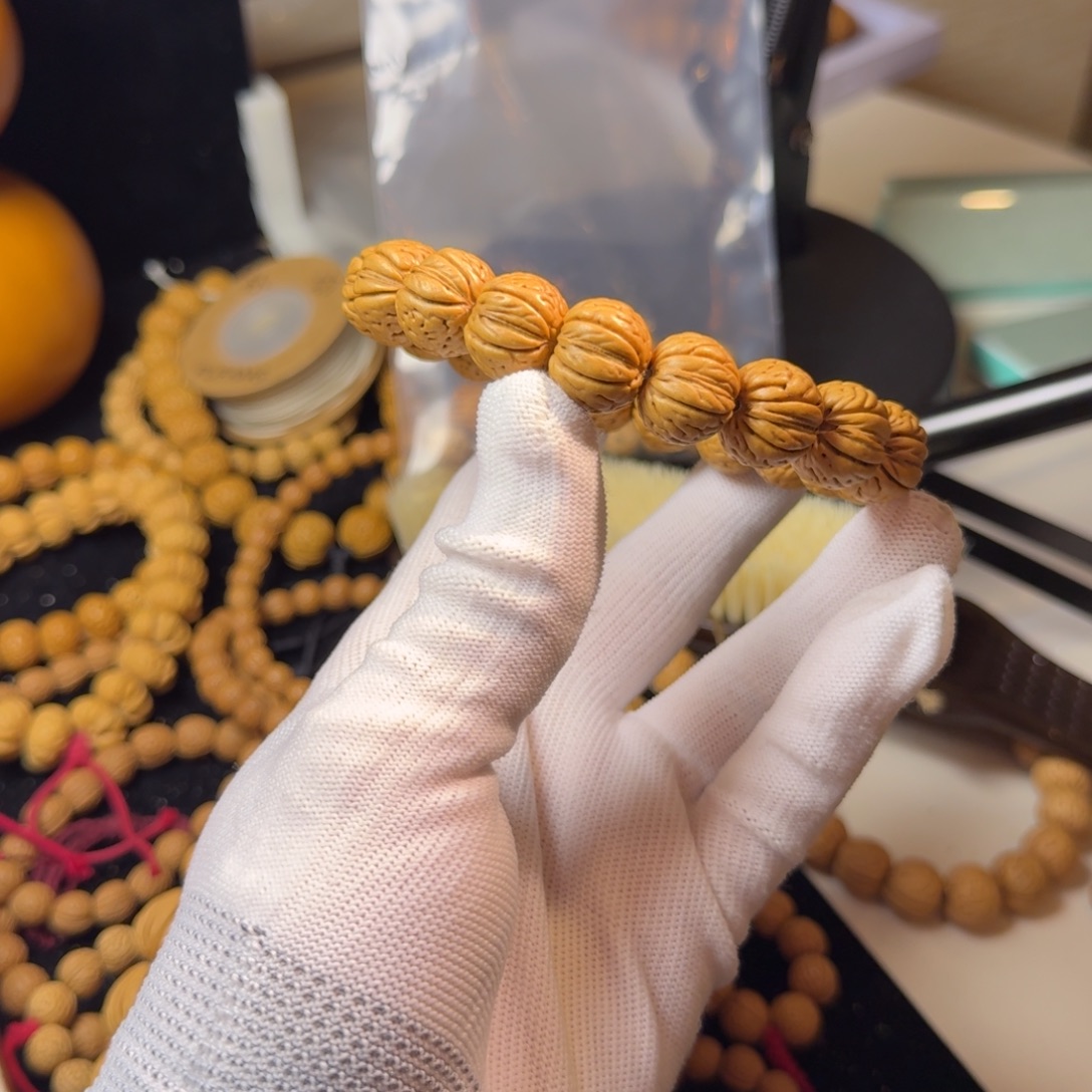 十***.吊坠桃核15.5金丹奇6+