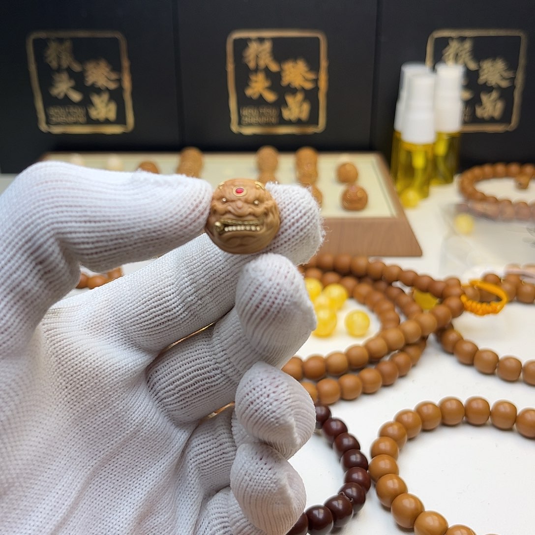 ****猴头核桃手串差价