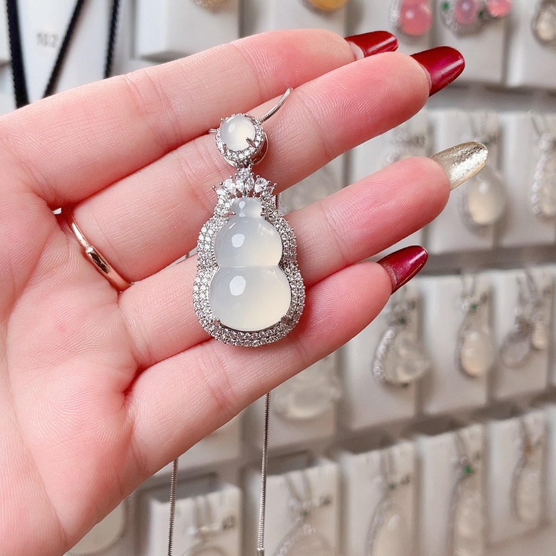 玛瑙/玉髓吊坠(赠链)未镶嵌