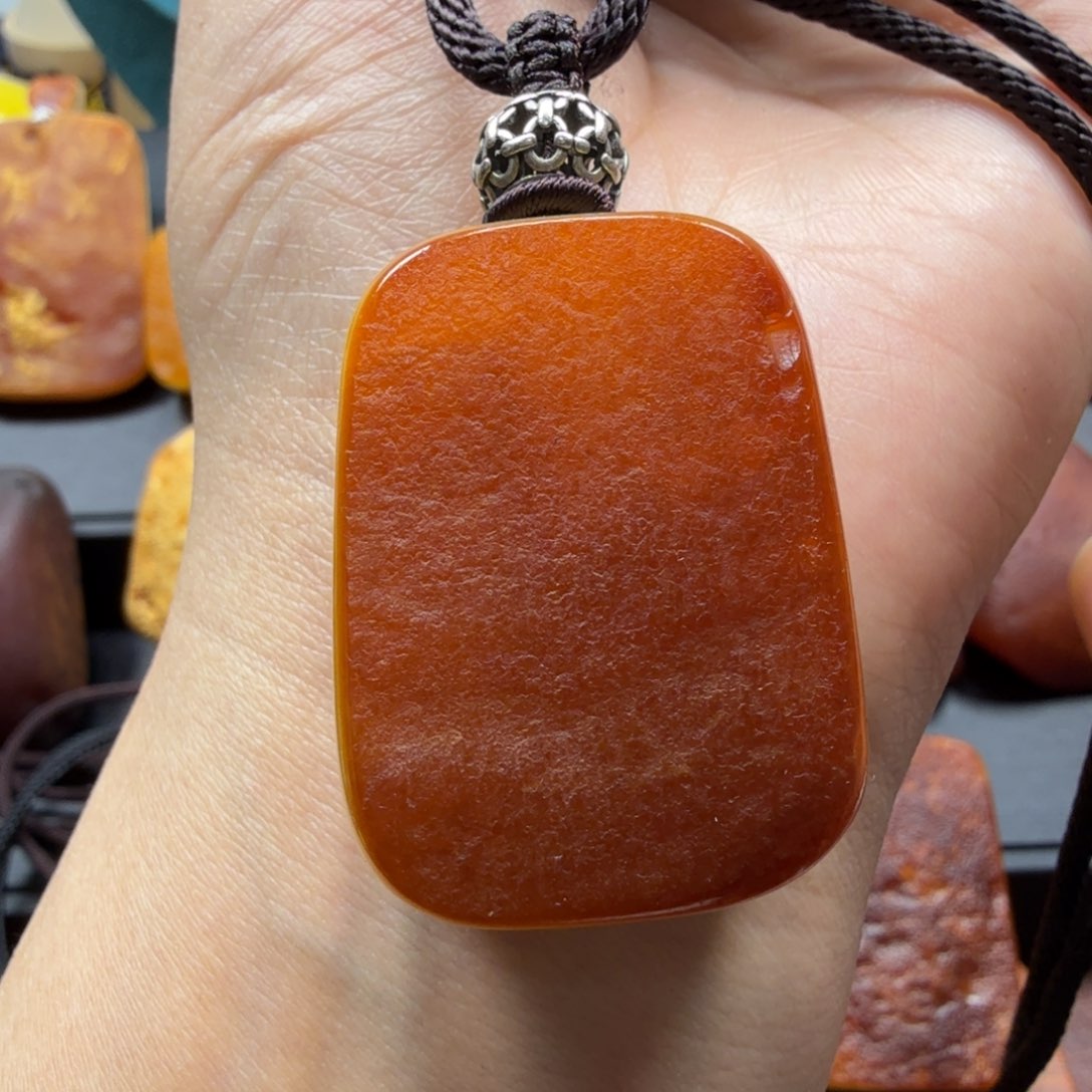 琥珀吊坠(赠链)未镶嵌