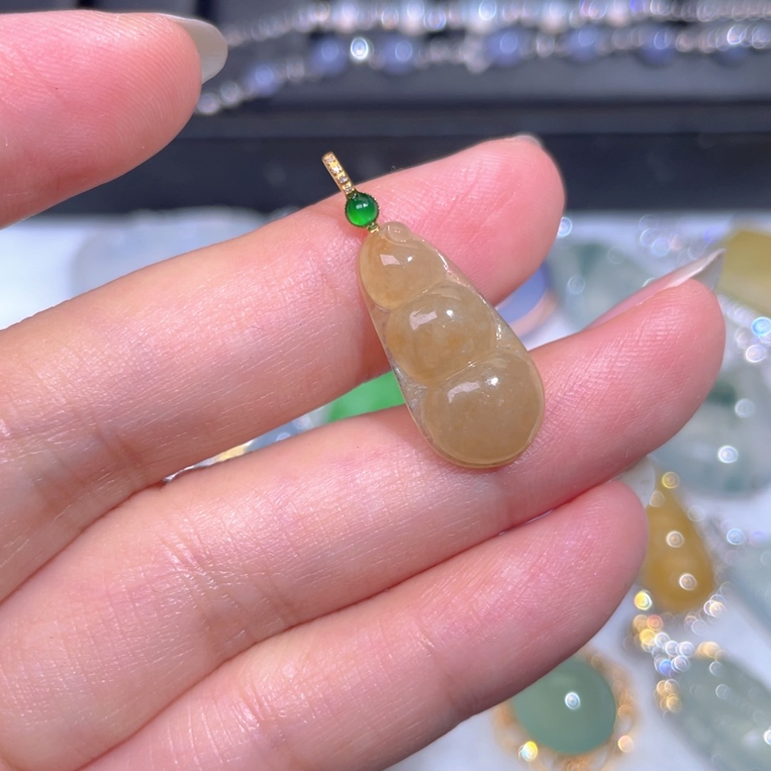 颈饰18K金镶嵌翡翠翡翠