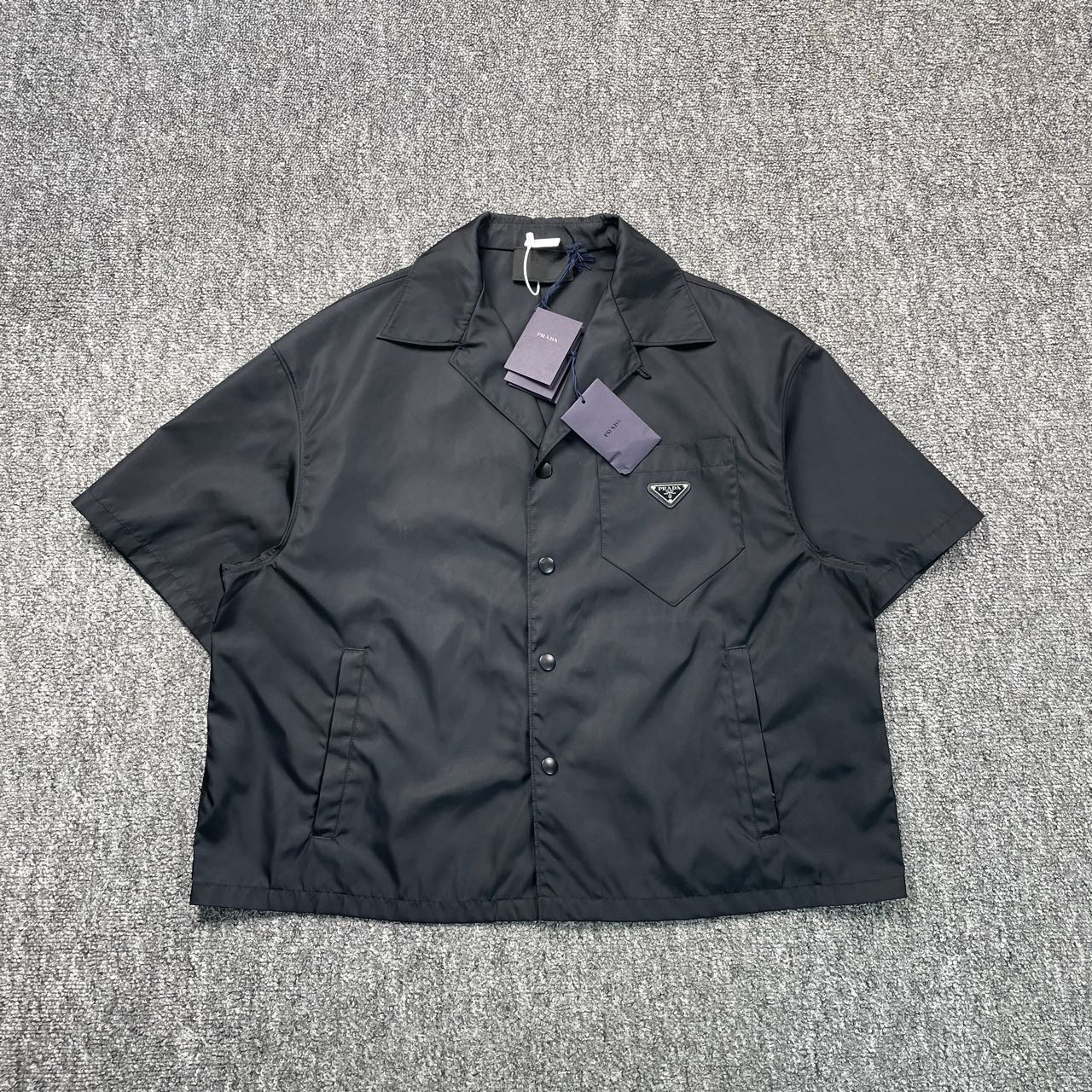 全新未使用 Prada/普拉达 4598/黑色Logo短袖衬衫/40码/全新带吊