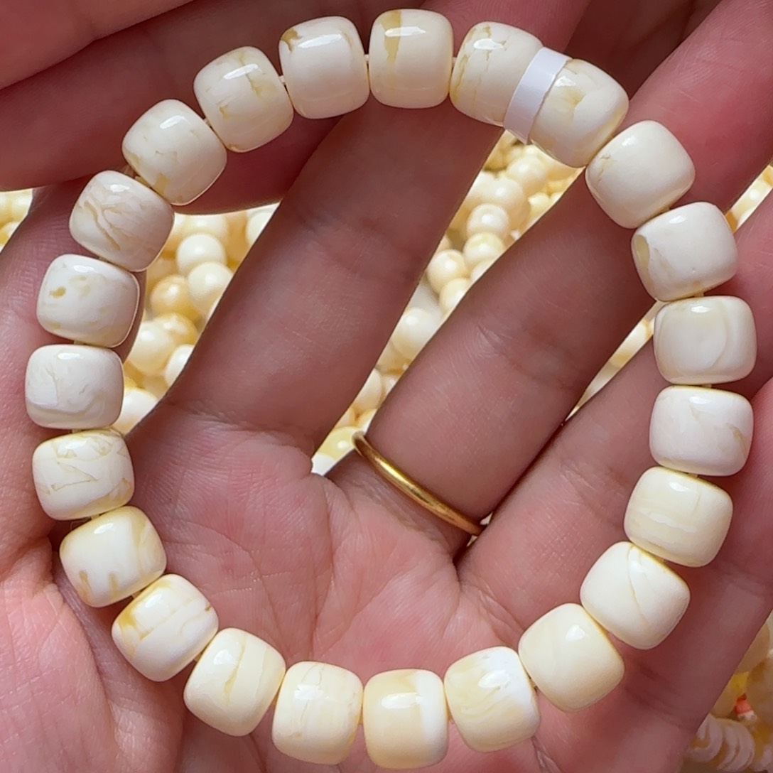 琥珀手链未镶嵌10mm瓷白老型手串