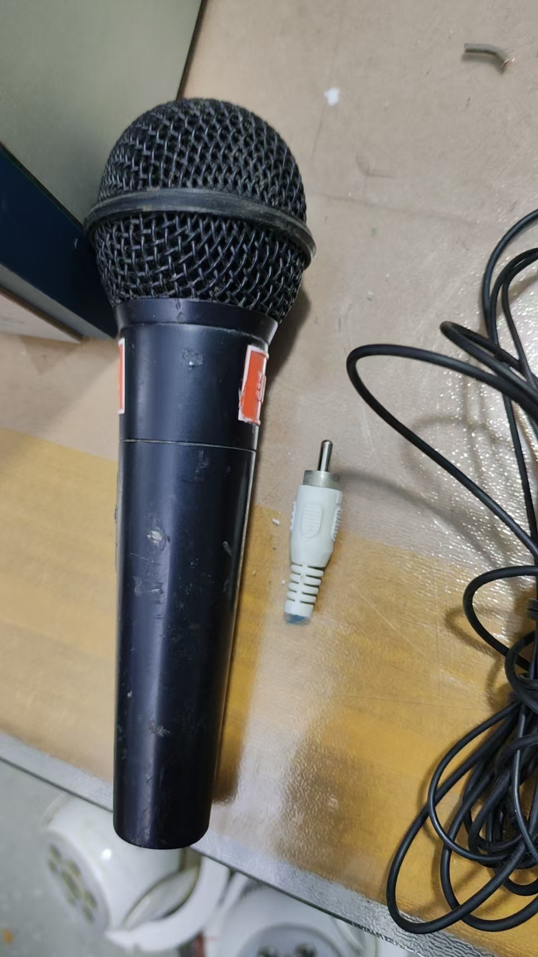 8新  话筒一个 ，无线材不包邮费