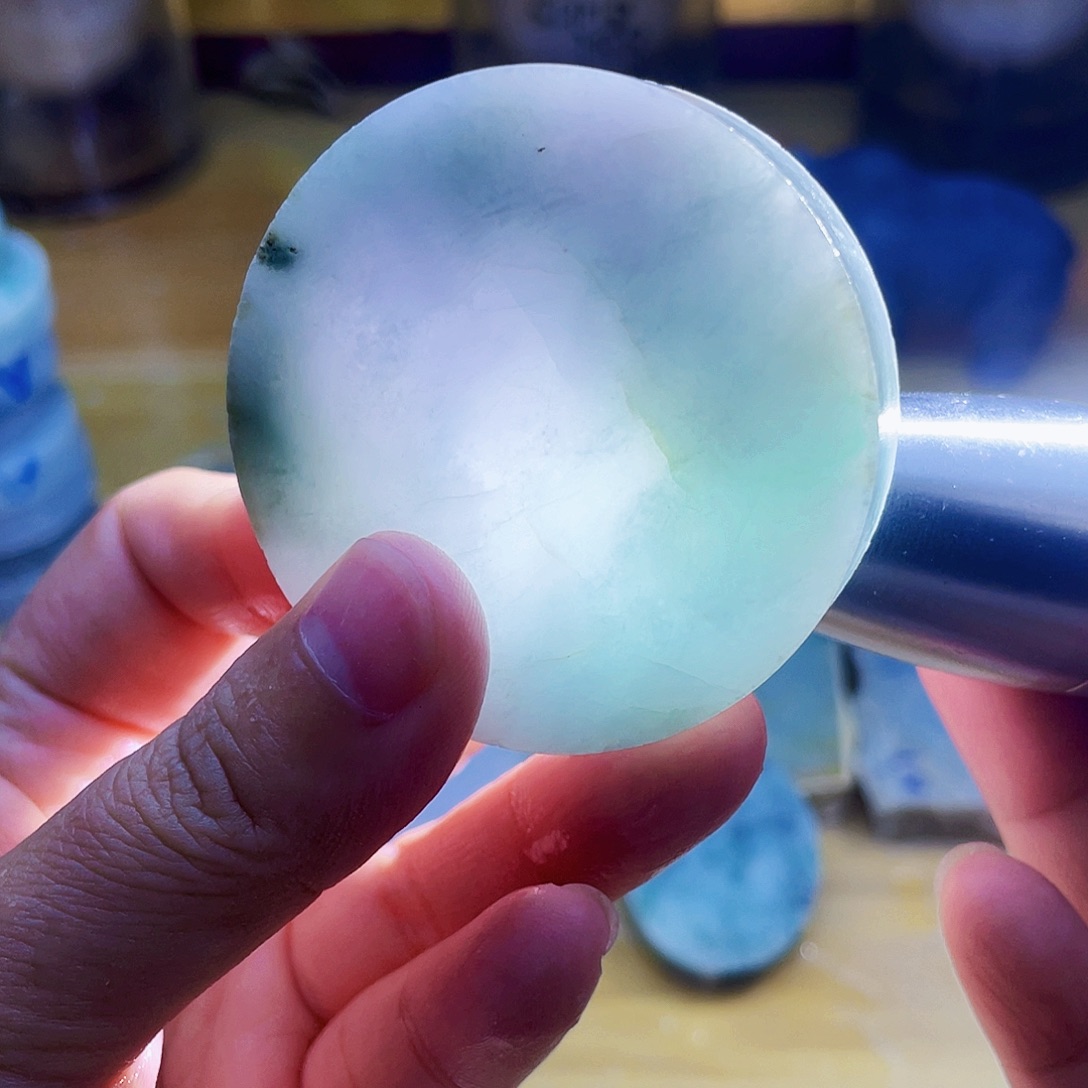 翡翠未镶嵌颈饰毛料30