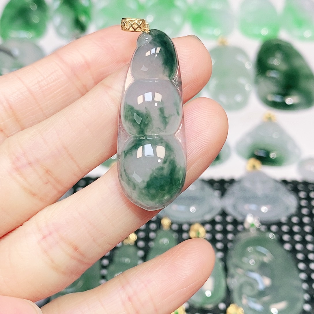 翡翠18K金镶嵌颈饰