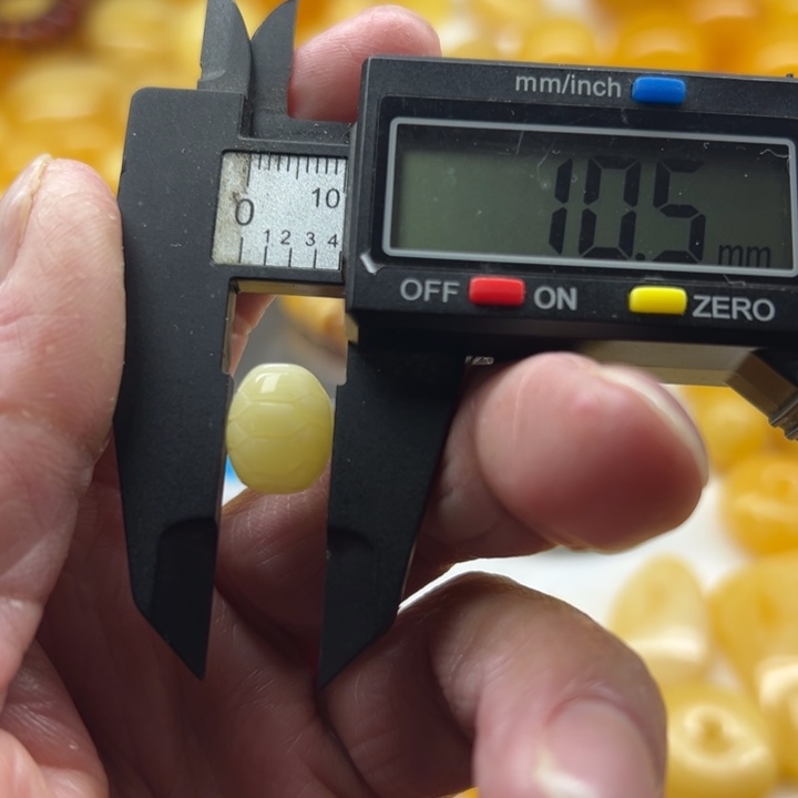 琥珀（矿物珀）未镶嵌裸石