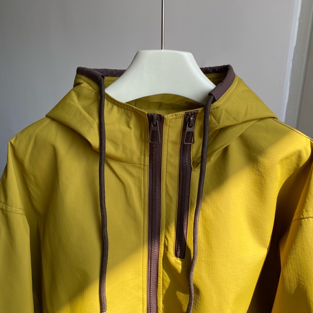 防风连帽常规款女秋季纯色短外套黄色带帽秋冬外套