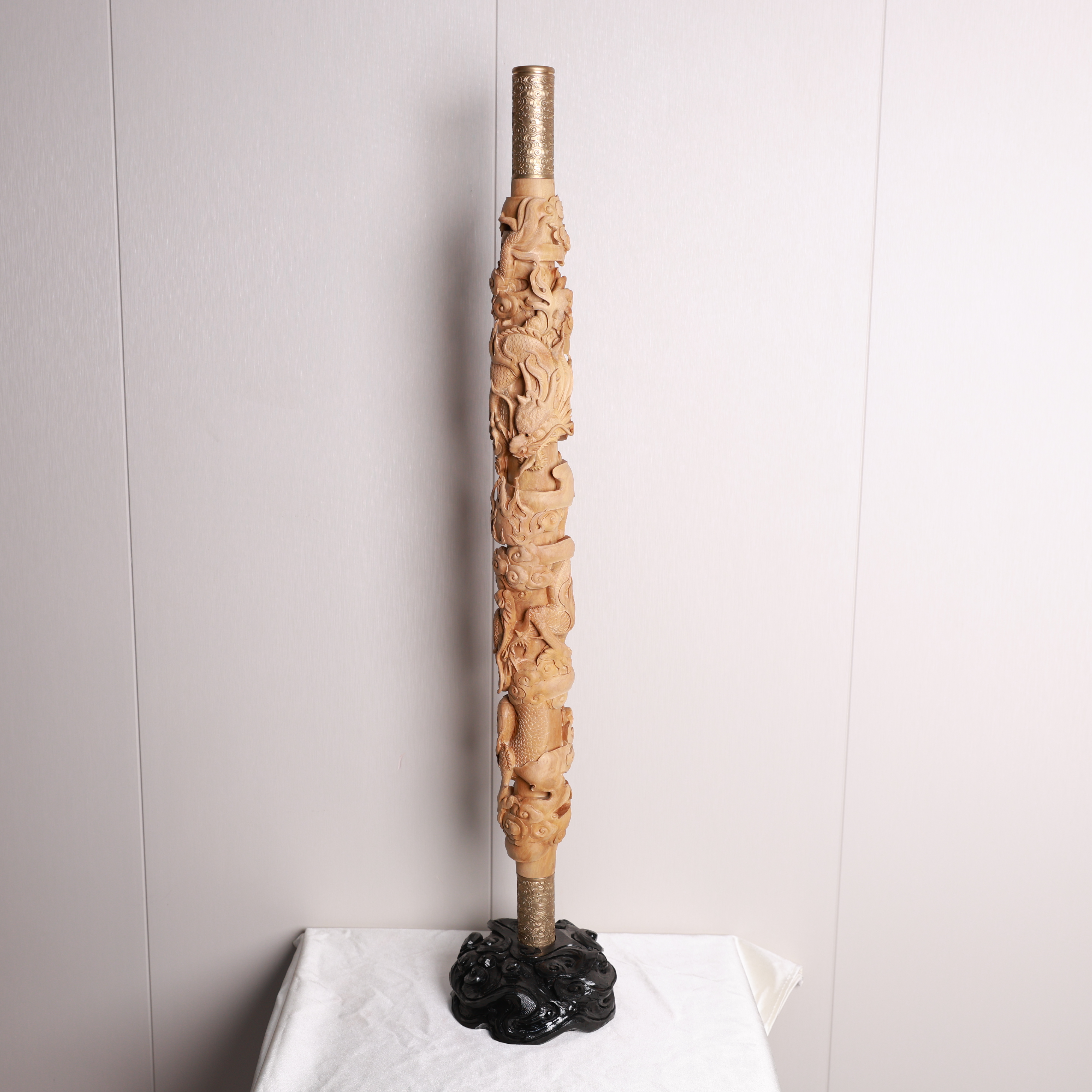 d36418 老山檀香-龙柱