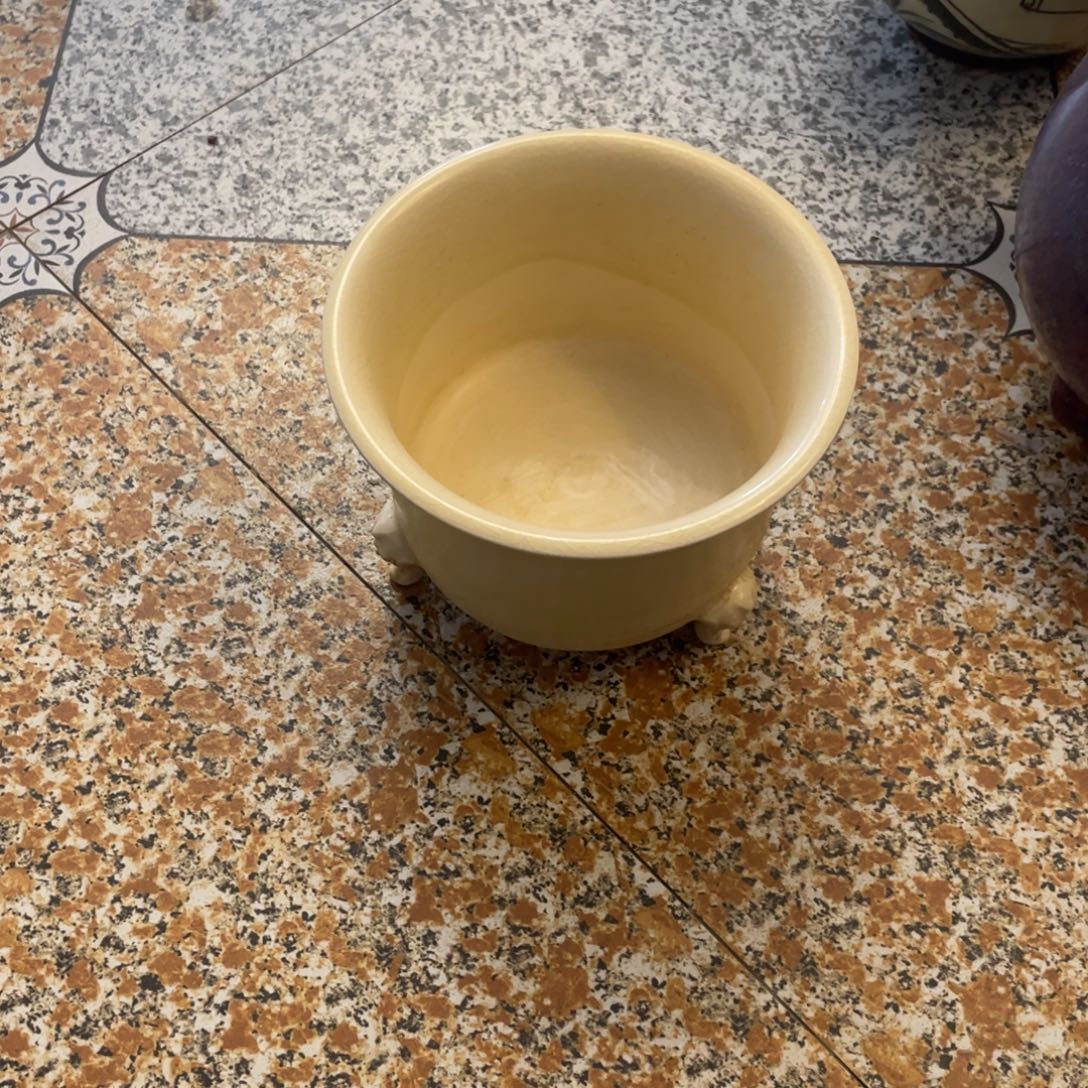 腻***腻赏品隋白三足洗一个