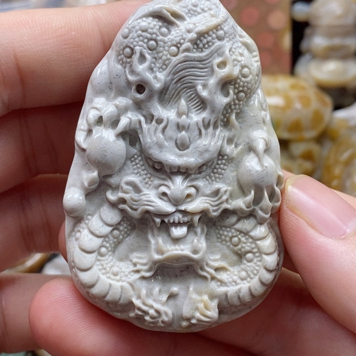 硅化珊瑚（珊瑚玉）颈饰未镶嵌