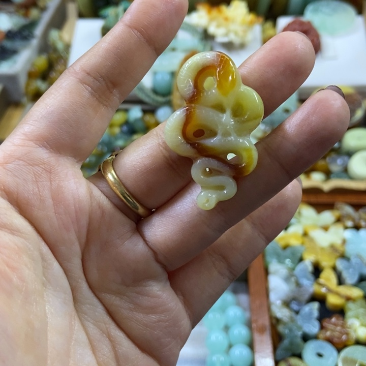 蛇纹石玉配件未镶嵌