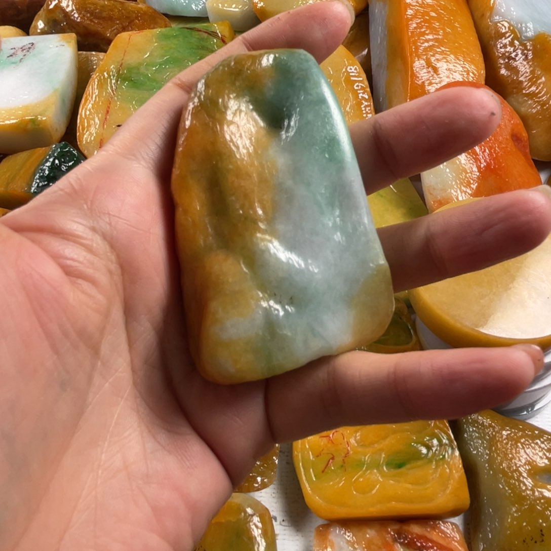 【闪购商品】颈饰未镶嵌翡翠翡翠