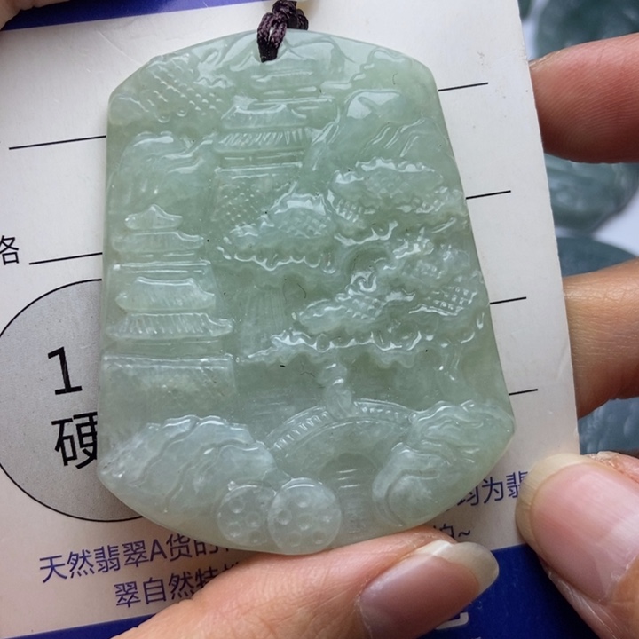 翡翠颈饰未镶嵌翡翠