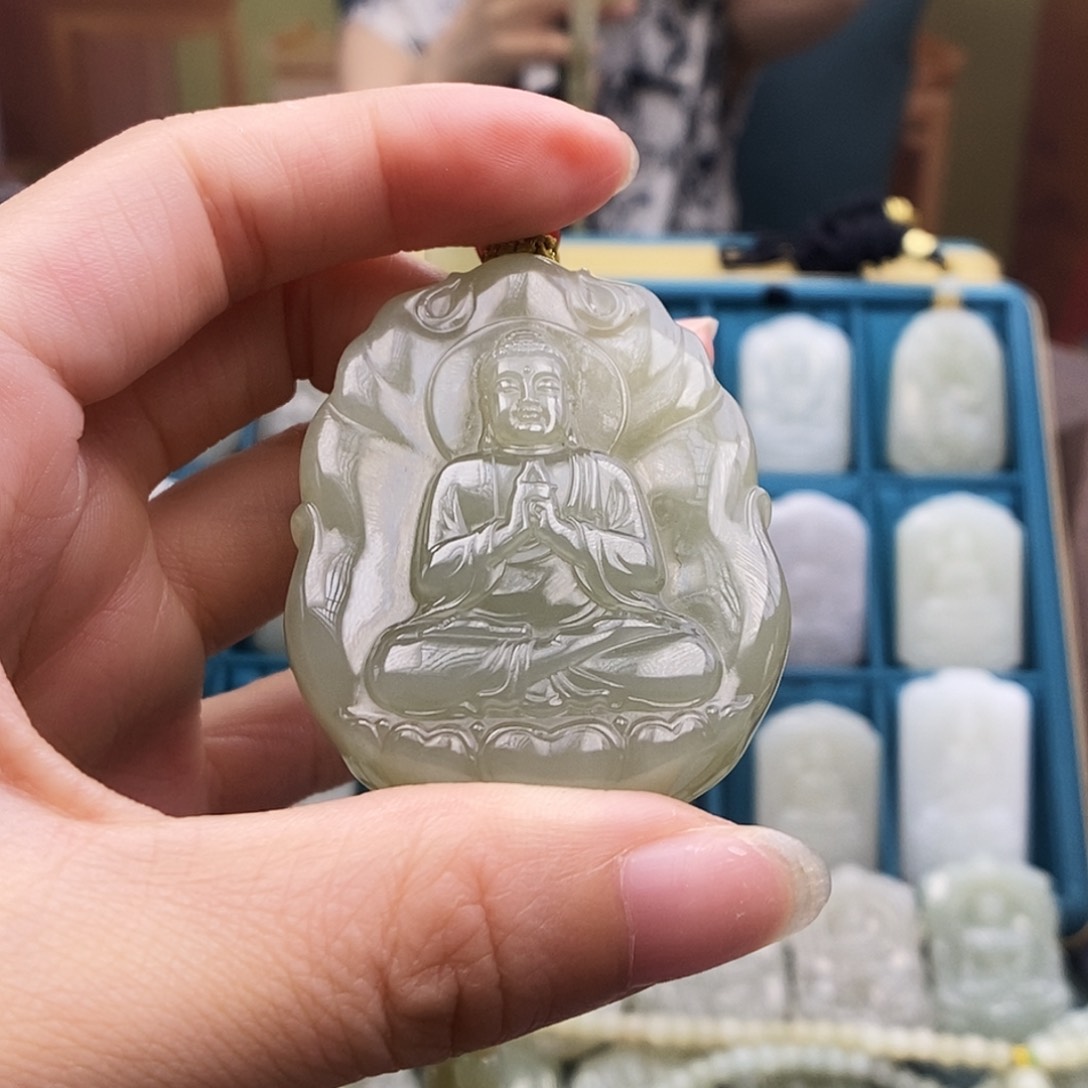 和田玉未镶嵌颈饰小*子
