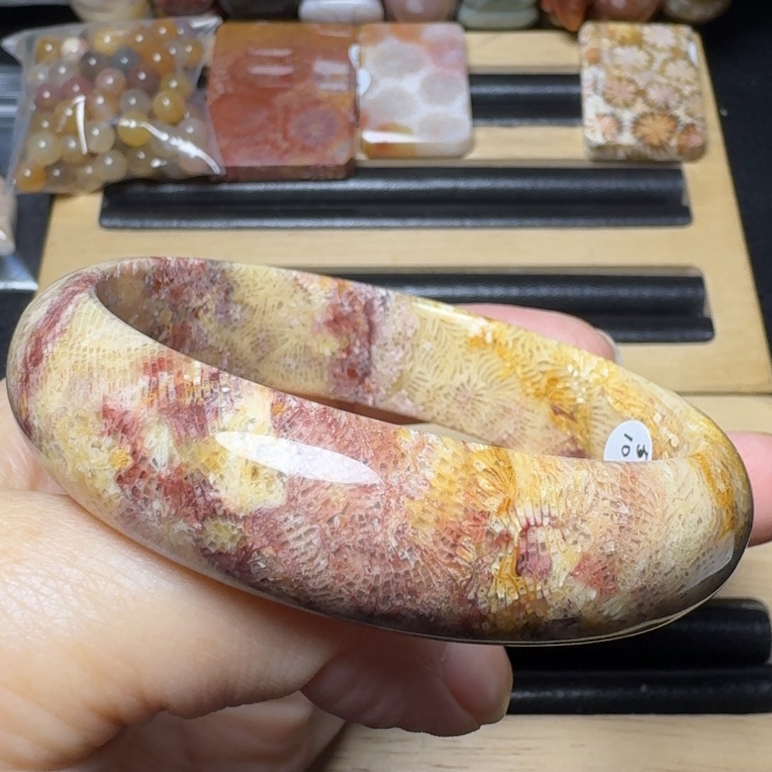 硅化玉59紫红黄粉凤尾，盘盘未镶嵌