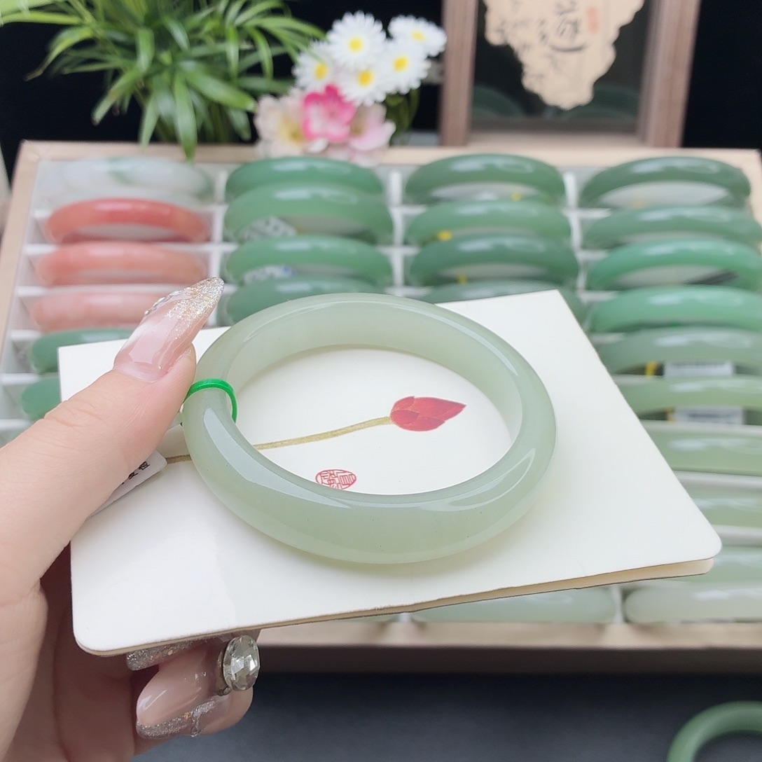 石英质玉未镶嵌手镯56