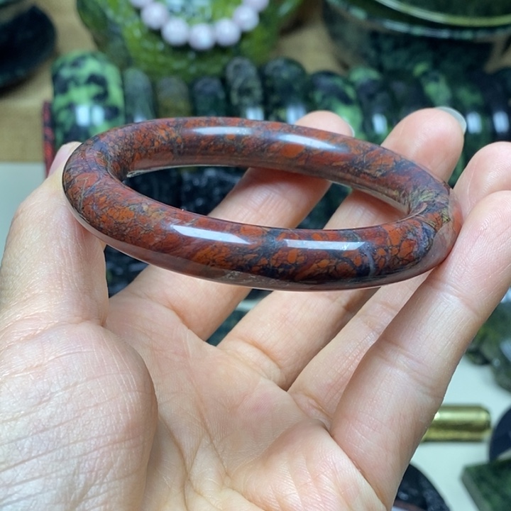 大***菜蛇纹石玉未镶嵌项链红伊丁圆条57口