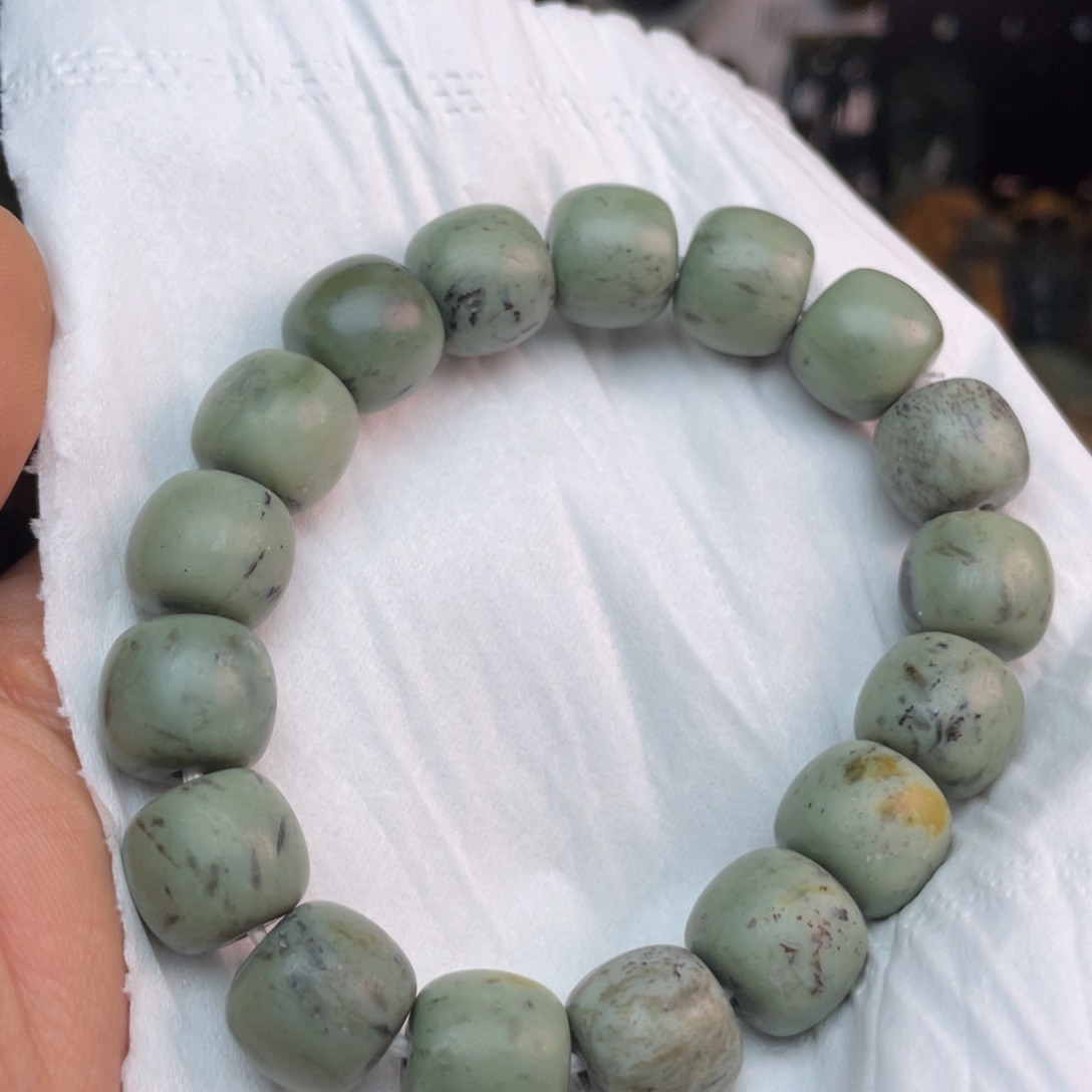 岫岩河磨玉（透闪石质玉）未镶嵌颈饰14×12.5