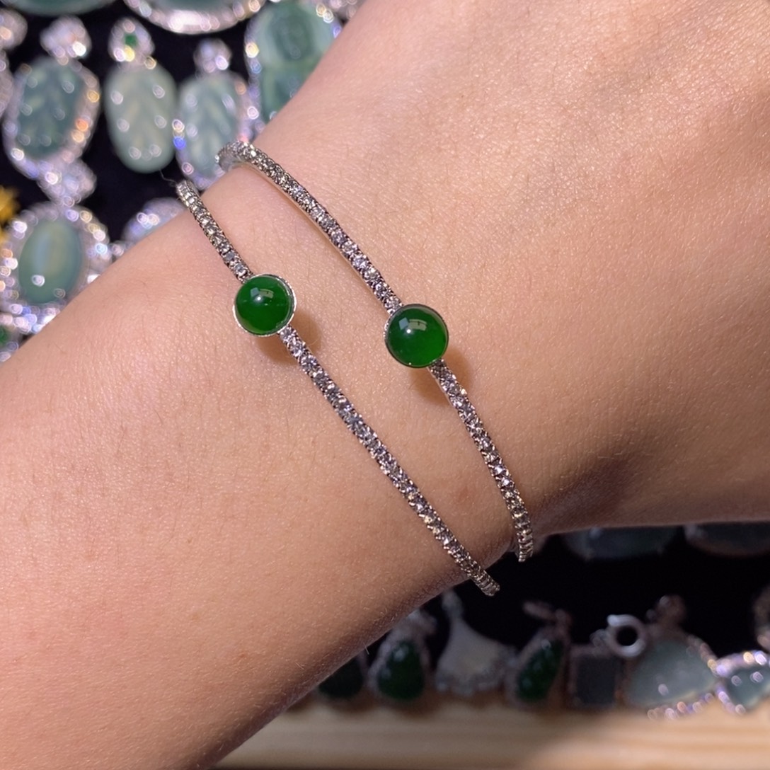 翡翠未镶嵌颈饰天然