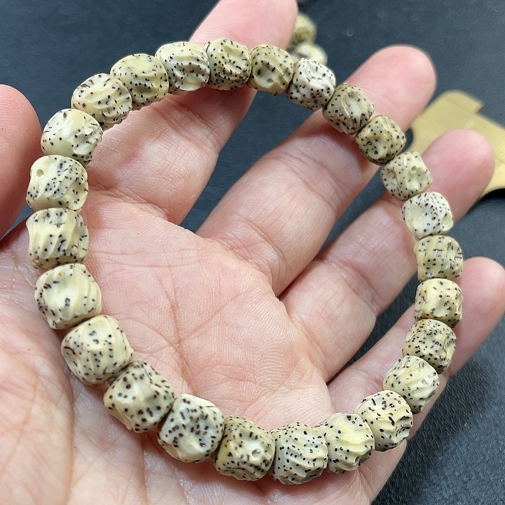 吊坠星月菩提拉丝无相手串