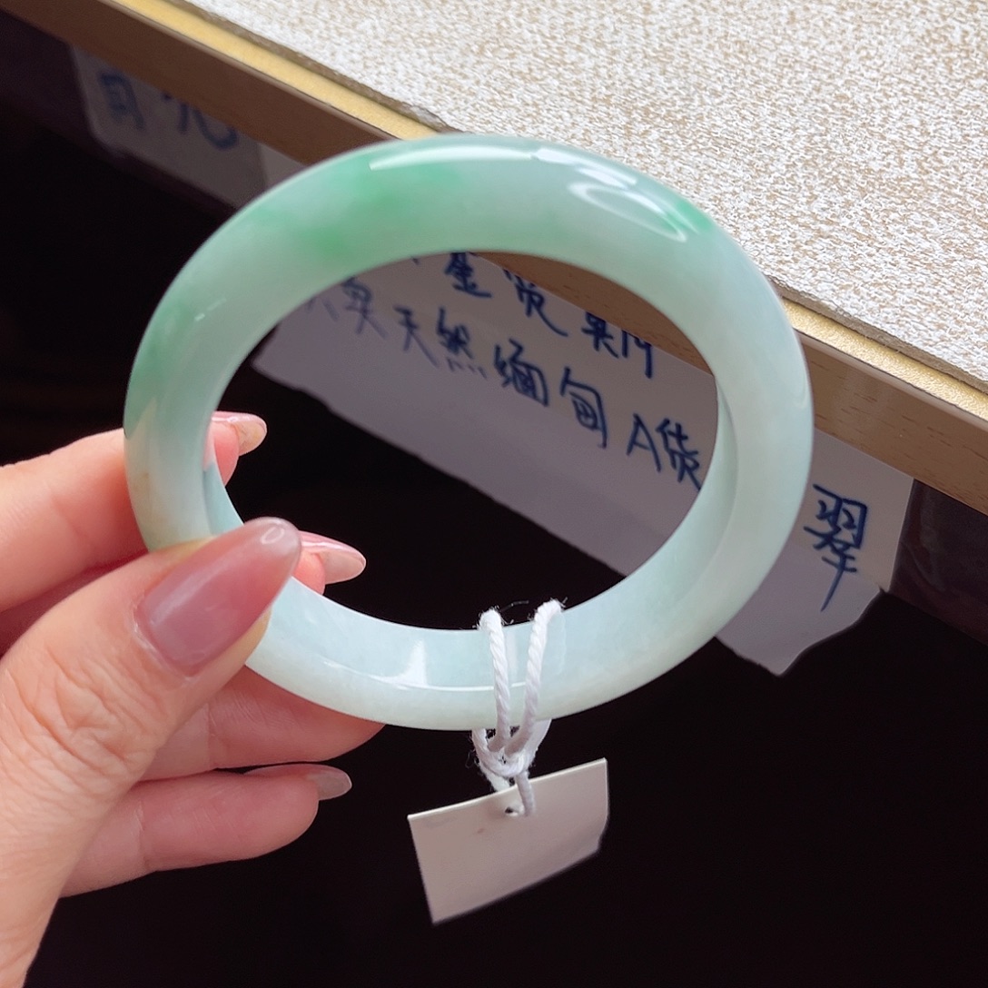 翡翠未镶嵌手镯手镯
