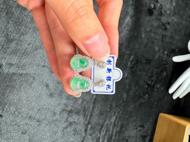 高冰飘花独龙玉（非洲翠）正品保A保真保天然