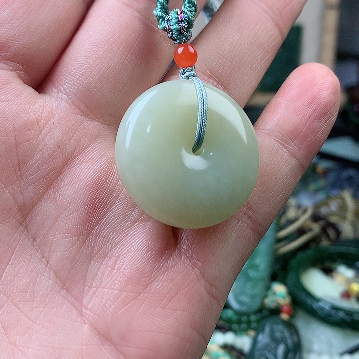 未镶嵌和田玉挂件花*?