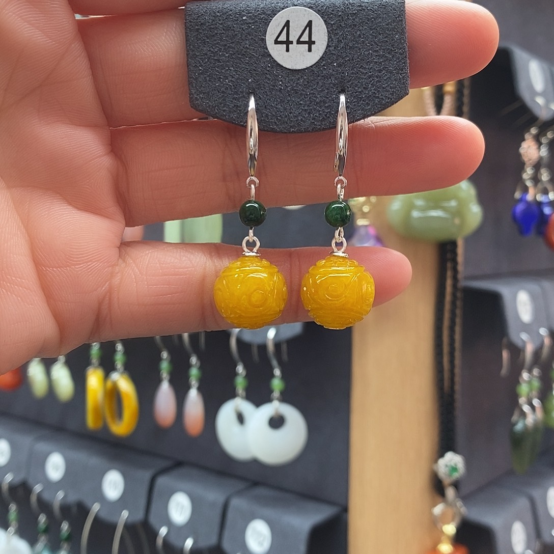 用***9翡翠银S925镶嵌耳饰