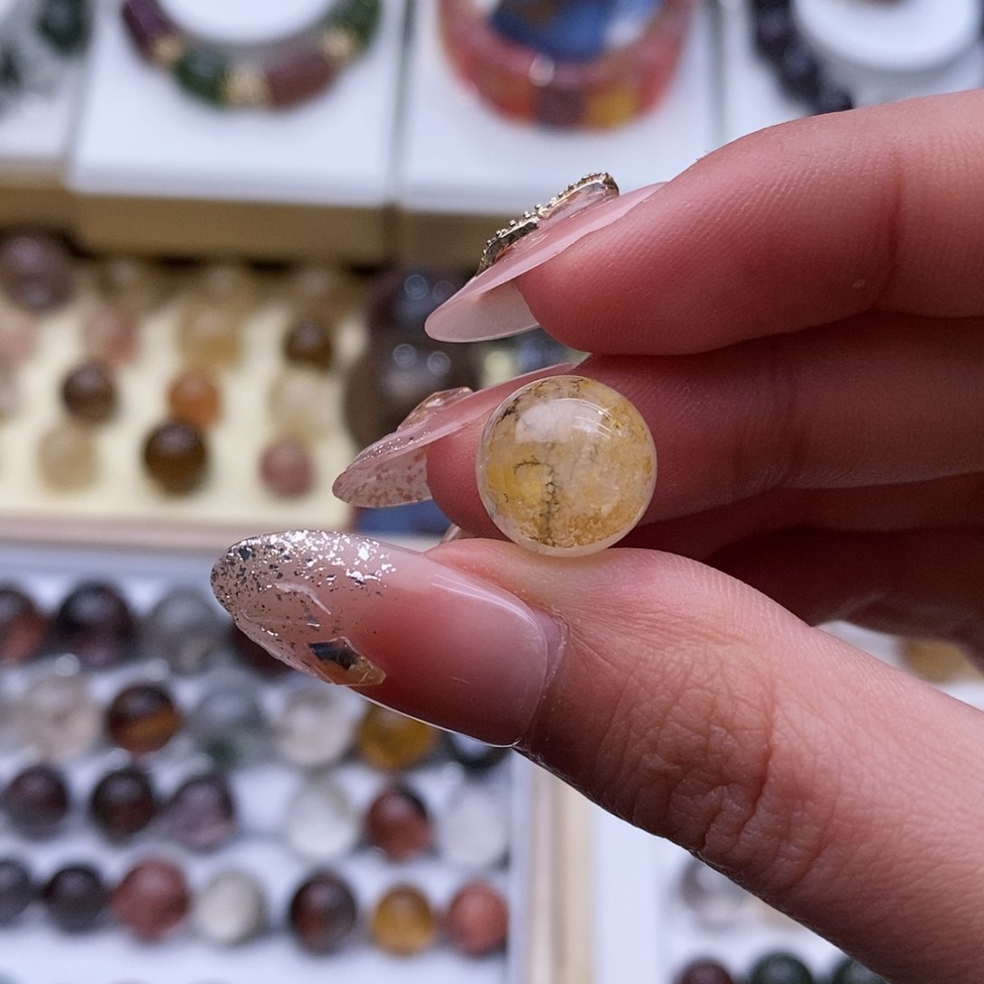 水晶颈饰未镶嵌，