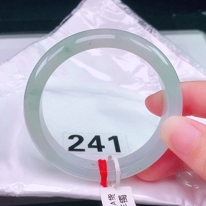 翡翠未镶嵌手镯54