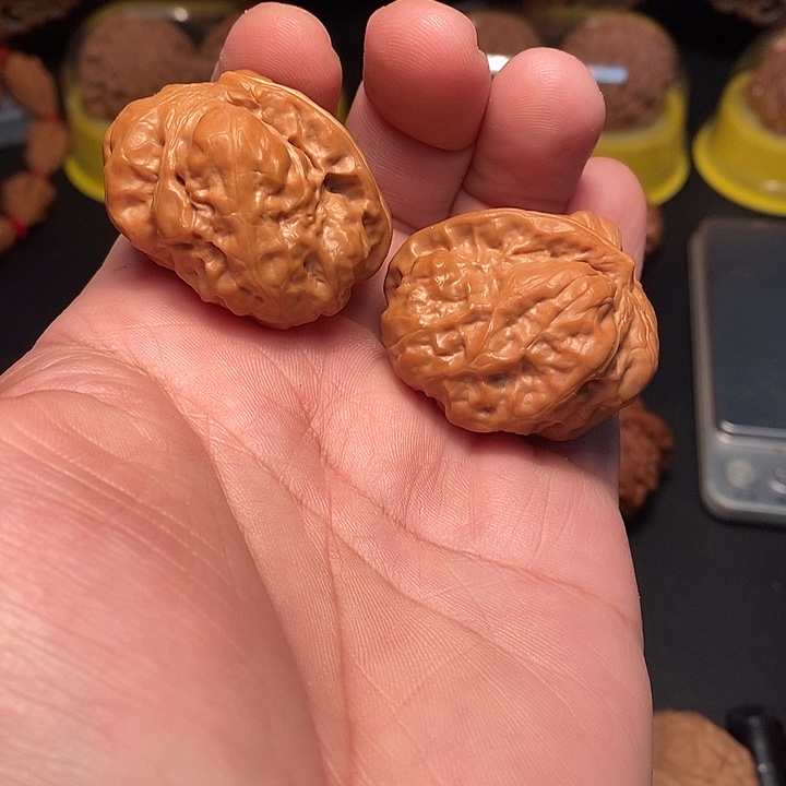 文玩核桃吊坠41尺，蛤蟆头，一根筋