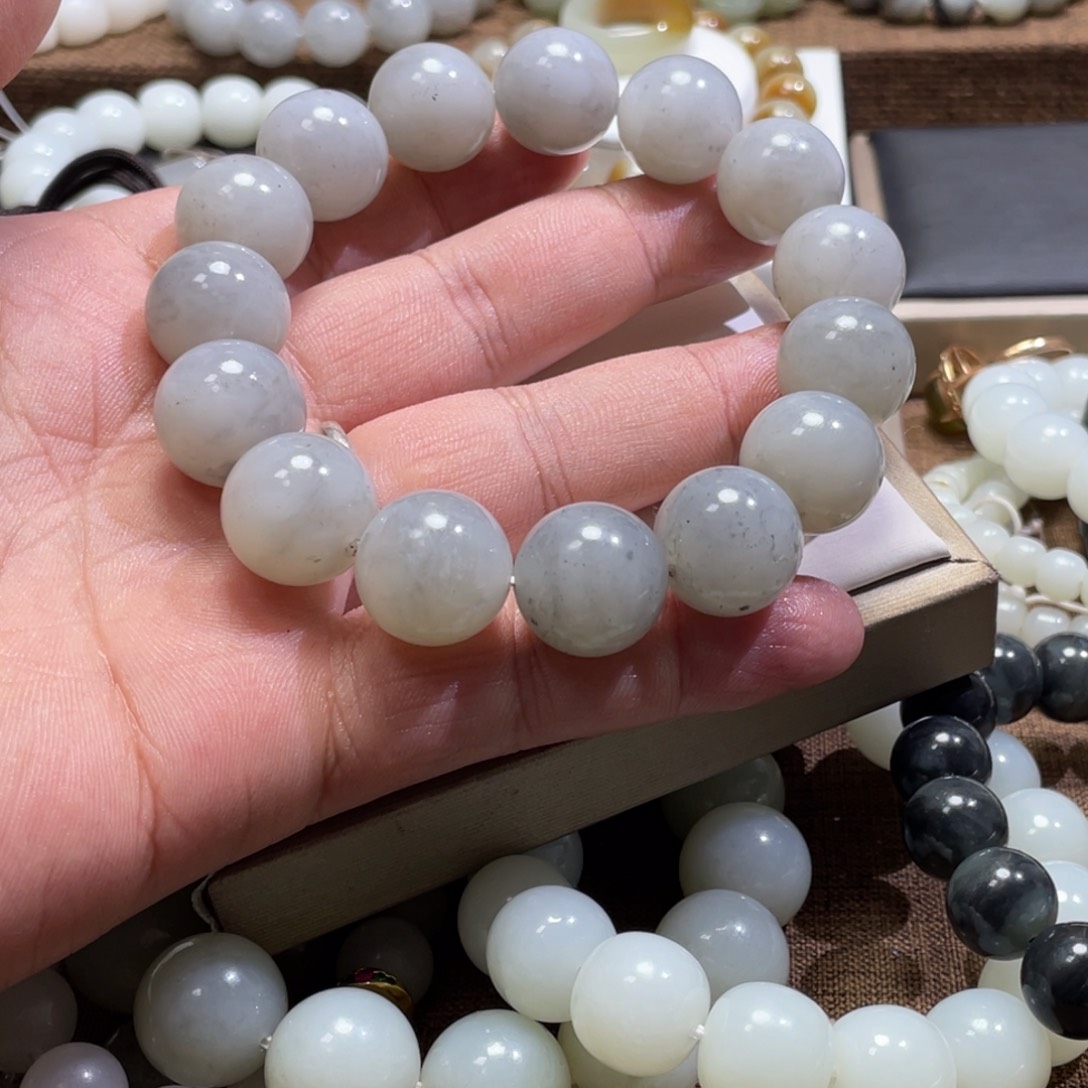 未镶嵌手链和田玉（白玉）B**i